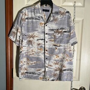 Milano bay-M-Hawaiian, tropical, floral, palm, cruise shirt. Short sleeve.